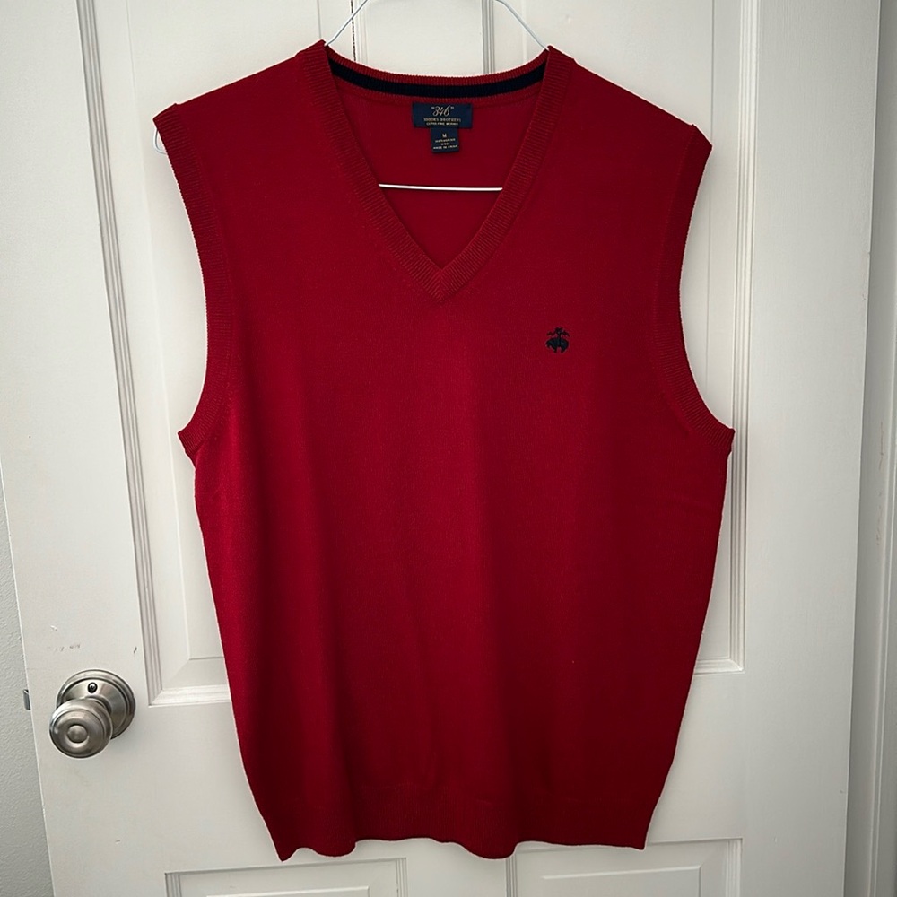 Brooks brothers red 100% wool v neck sweater vest size medium